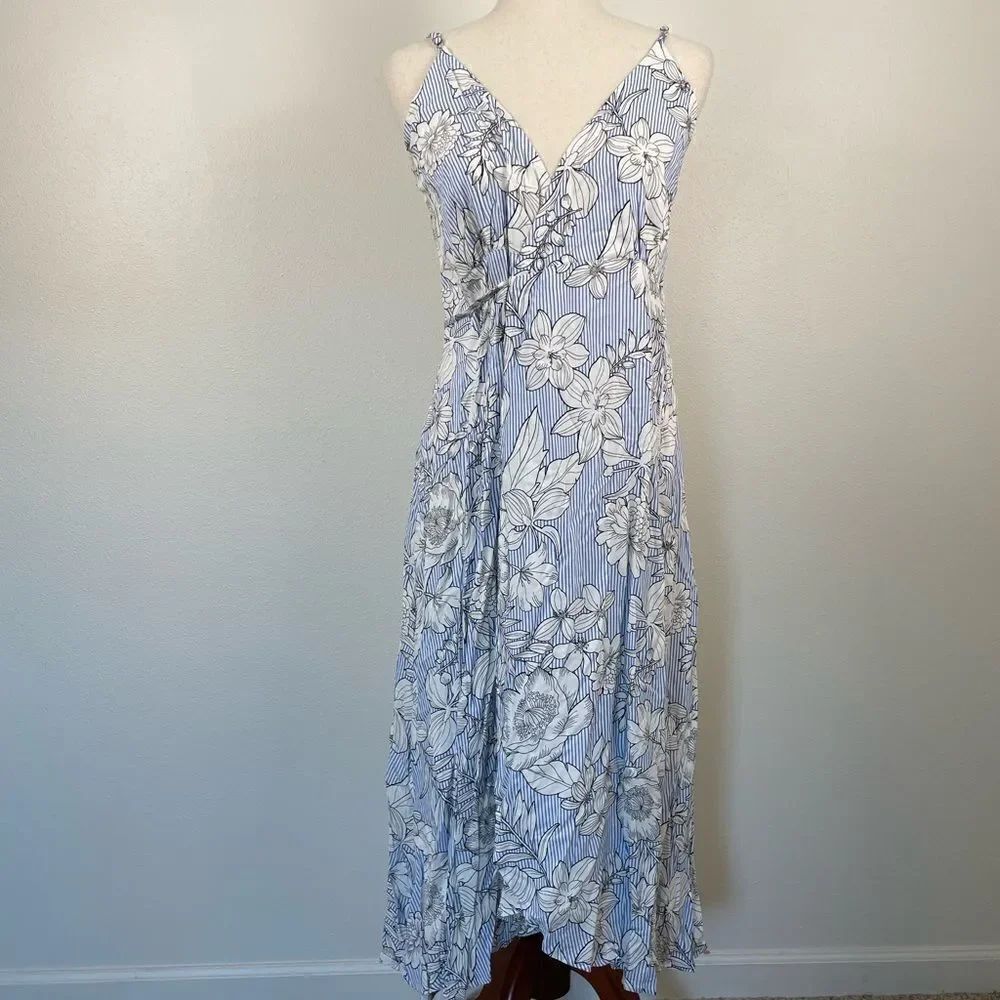 NWT Hem & Thread Wrap Style Floral Midi Dress Size S or M